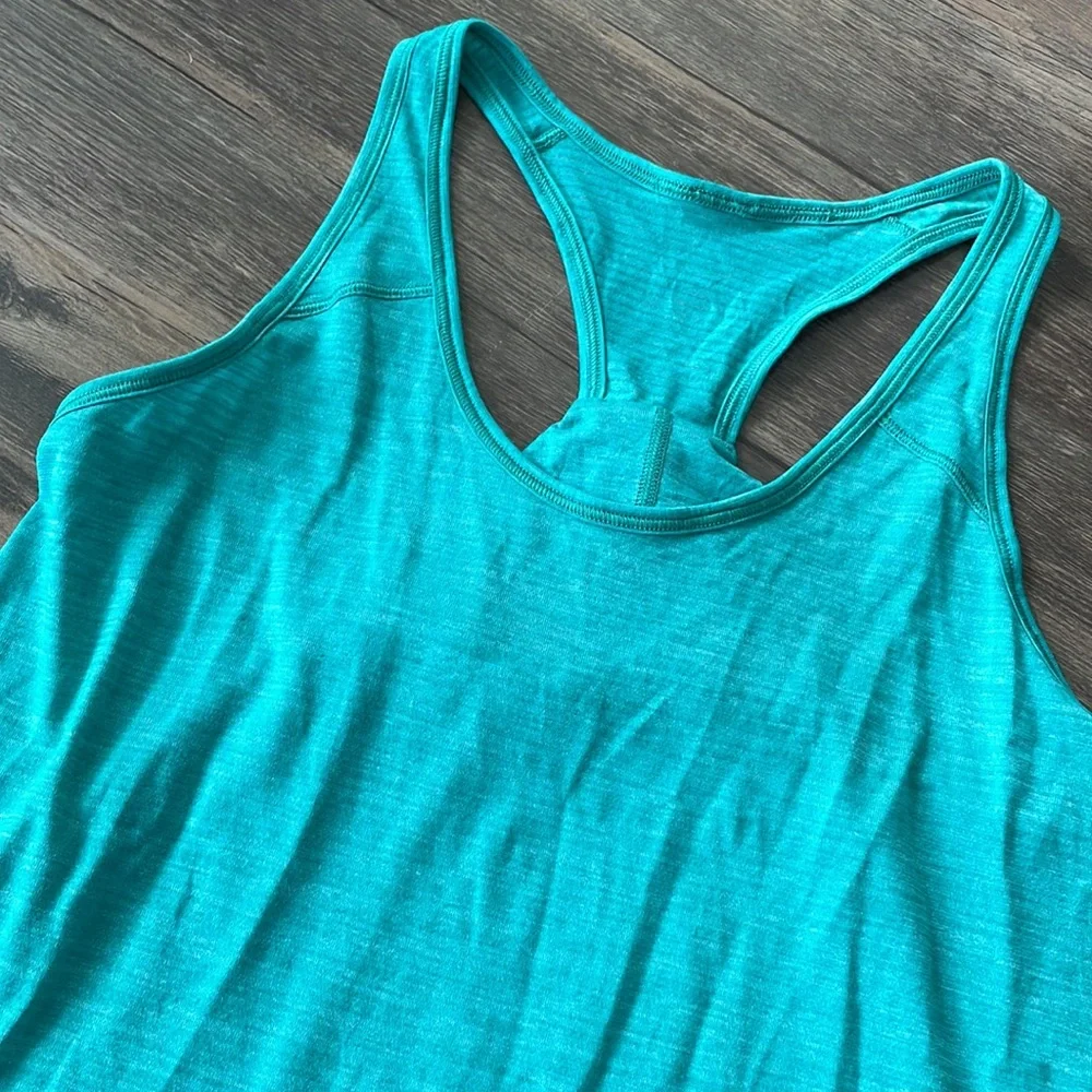 Lululemon Essential Tank - Picture 3 of 4